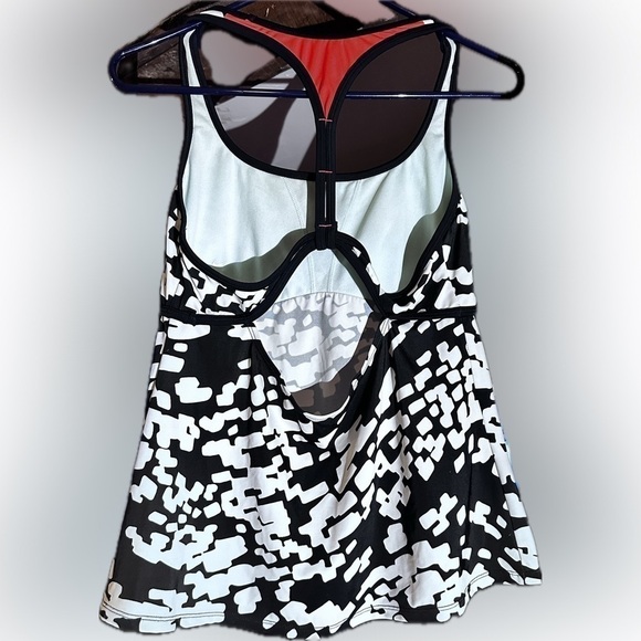 - Nike tank top Size L - Picture 13 of 15